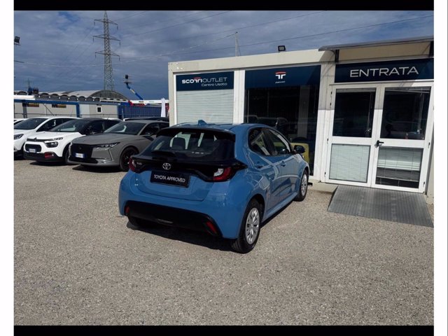 TOYOTA Yaris 1.0 active