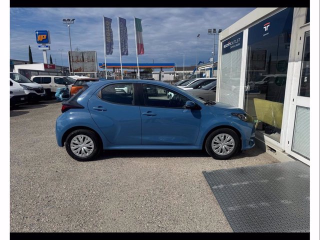 TOYOTA Yaris 1.0 active