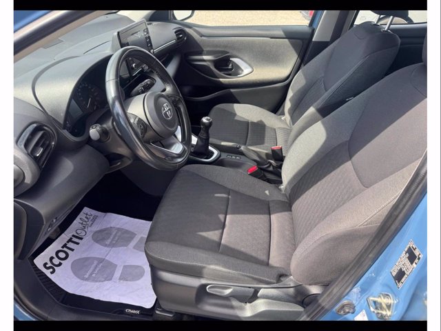 TOYOTA Yaris 1.0 active