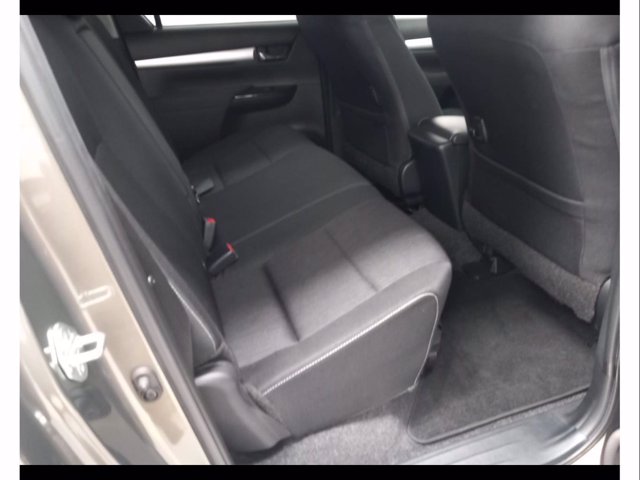 TOYOTA Hilux 2.4 d-4d c&c 4x4 comfort