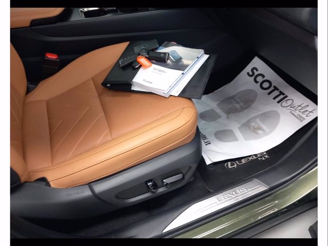 LEXUS Nx 450h+ 2.5 phev luxury 4wd e-cvt