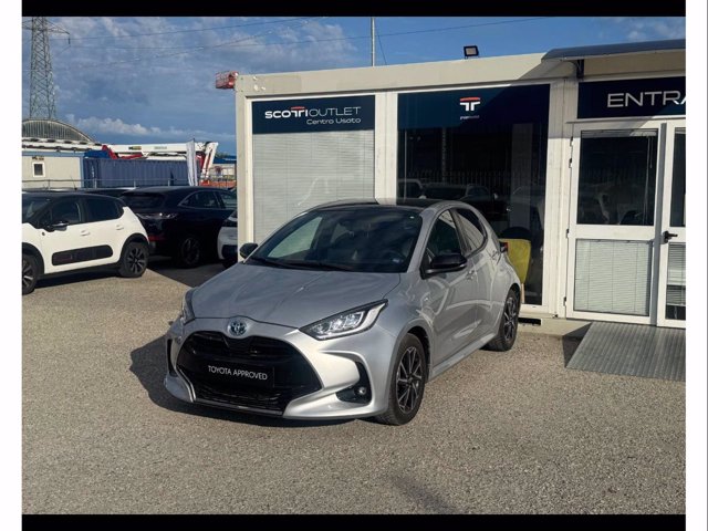 TOYOTA Yaris 1.5h lounge