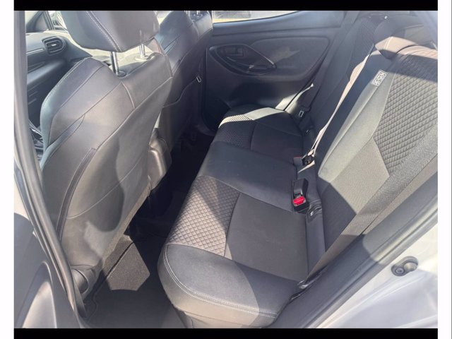 TOYOTA Yaris 1.5h lounge