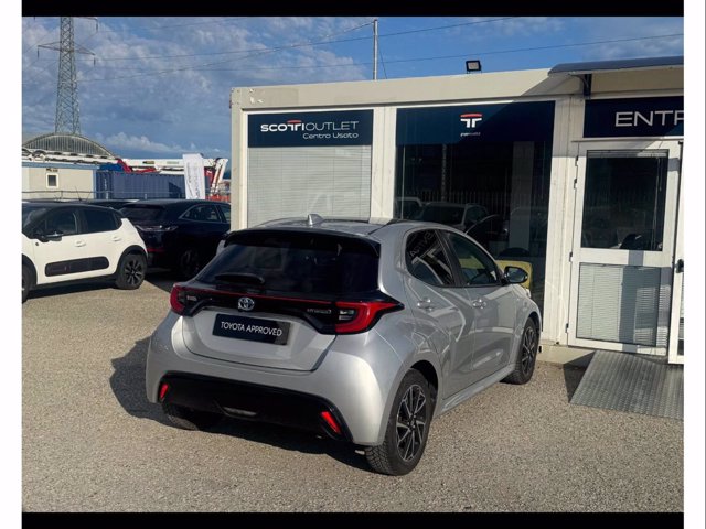 TOYOTA Yaris 1.5h lounge