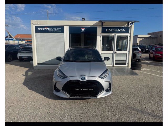 TOYOTA Yaris 1.5h lounge