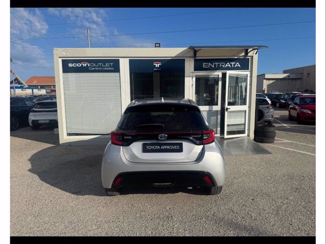 TOYOTA Yaris 1.5h lounge