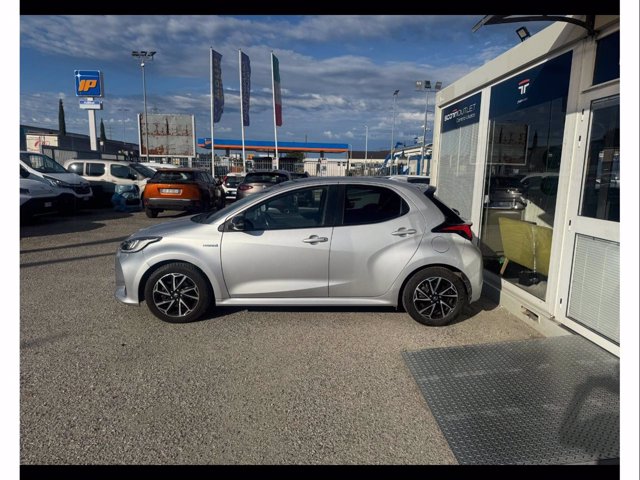 TOYOTA Yaris 1.5h lounge