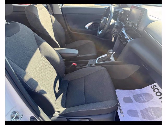 TOYOTA Yaris cross 1.5h active fwd 116cv e-cvt
