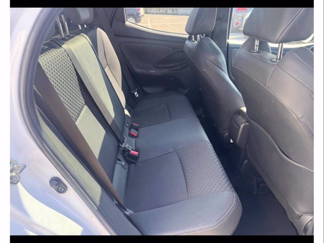 TOYOTA Yaris 1.5h lounge
