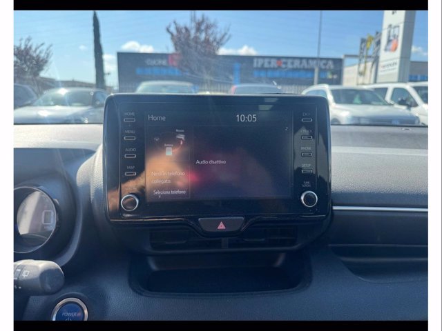 TOYOTA Yaris 1.5h lounge