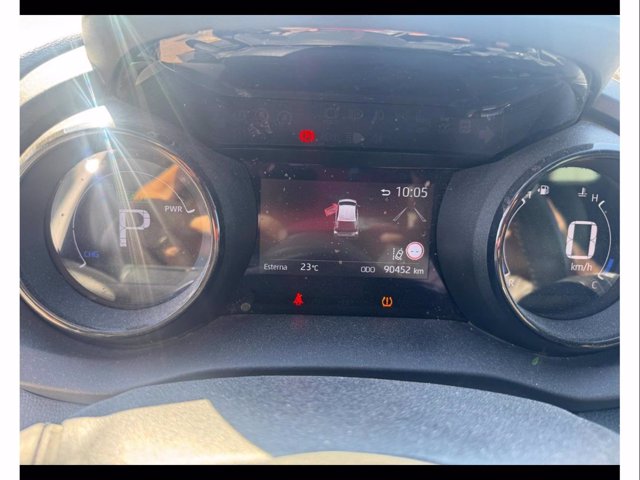 TOYOTA Yaris 1.5h lounge