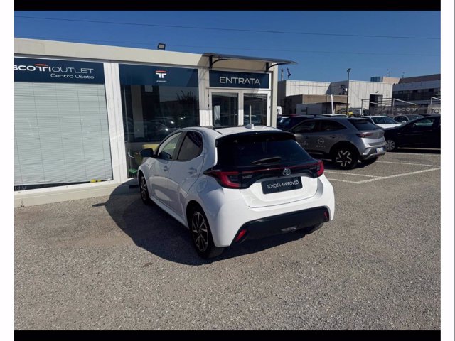 TOYOTA Yaris 1.5h lounge