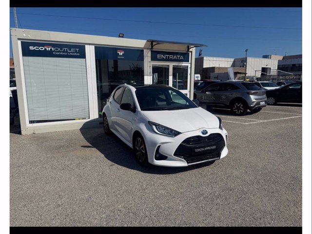 TOYOTA Yaris 1.5h lounge