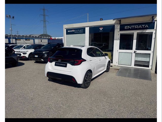 TOYOTA Yaris 1.5h lounge