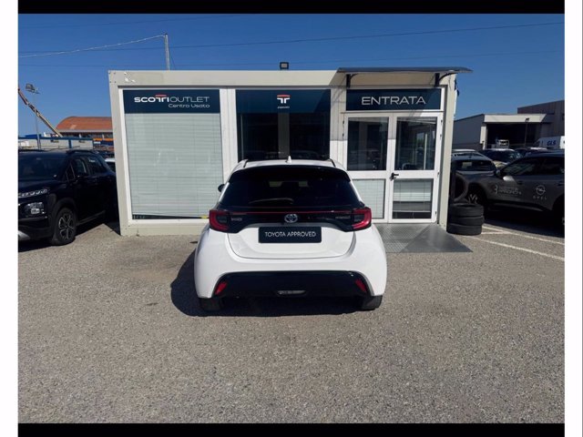 TOYOTA Yaris 1.5h lounge