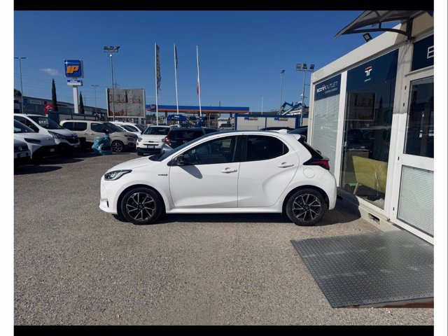 TOYOTA Yaris 1.5h lounge