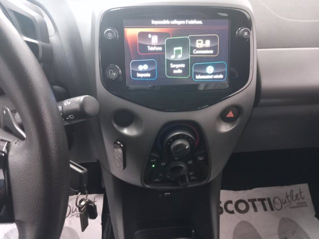 TOYOTA Aygo 5p 1.0 x-play m-mt 72cv