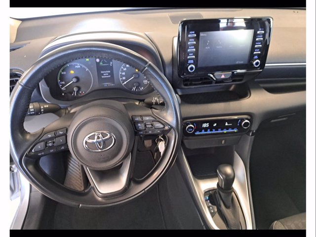 TOYOTA Yaris 1.5h active