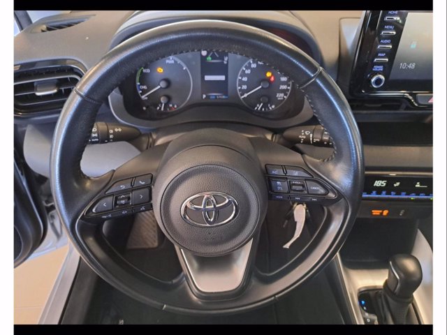 TOYOTA Yaris 1.5h active