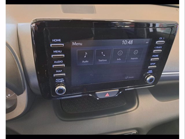 TOYOTA Yaris 1.5h active