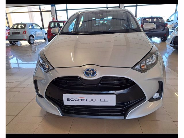 TOYOTA Yaris 1.5h active