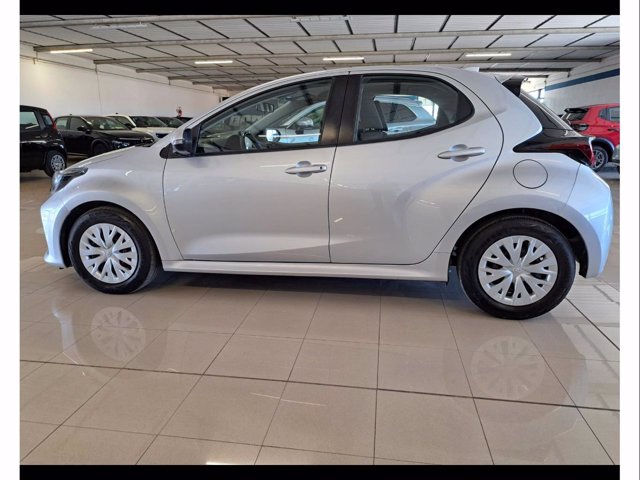 TOYOTA Yaris 1.5h active