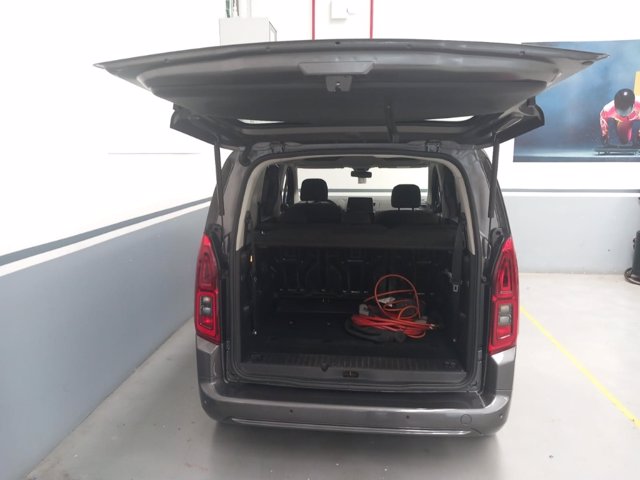 TOYOTA P.CITY VERSO EV L1 50KWH LNG22