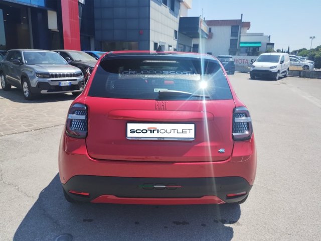 FIAT 600e Red