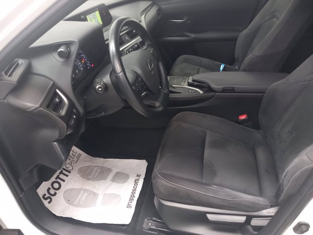 LEXUS Ux 250h 2.0 business 2wd cvt