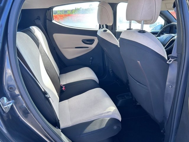 LANCIA Ypsilon 0.9 t.air silver ecochic metano 80cv