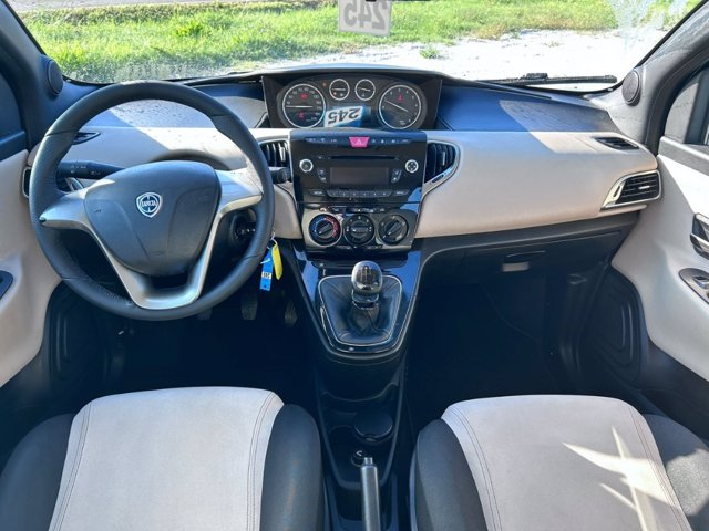 LANCIA Ypsilon 0.9 t.air silver ecochic metano 80cv