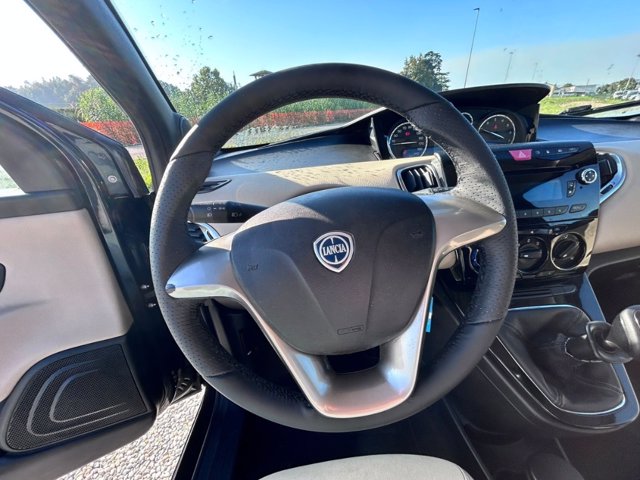 LANCIA Ypsilon 0.9 t.air silver ecochic metano 80cv