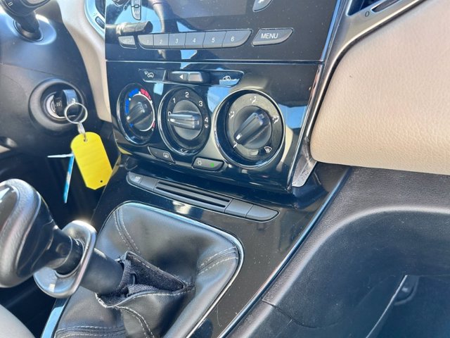 LANCIA Ypsilon 0.9 t.air silver ecochic metano 80cv