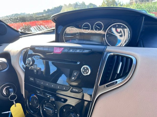 LANCIA Ypsilon 0.9 t.air silver ecochic metano 80cv