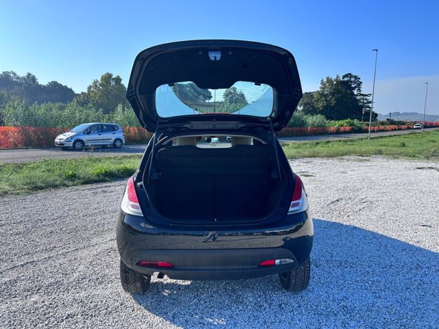 LANCIA Ypsilon 0.9 t.air silver ecochic metano 80cv