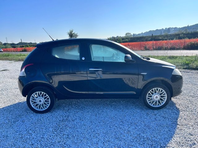 LANCIA Ypsilon 0.9 t.air silver ecochic metano 80cv