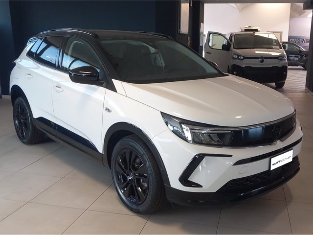 OPEL GRANDLAND GS HYBRID 136 HP