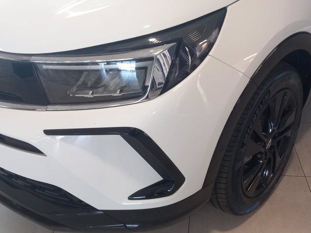 OPEL GRANDLAND GS HYBRID 136 HP