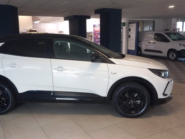 OPEL GRANDLAND GS HYBRID 136 HP