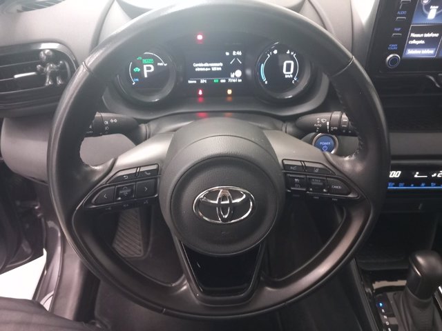 TOYOTA Yaris 1.5h lounge