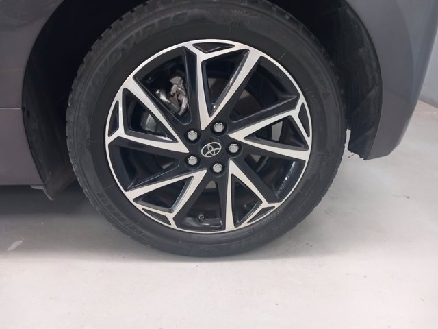 TOYOTA Yaris 1.5h lounge