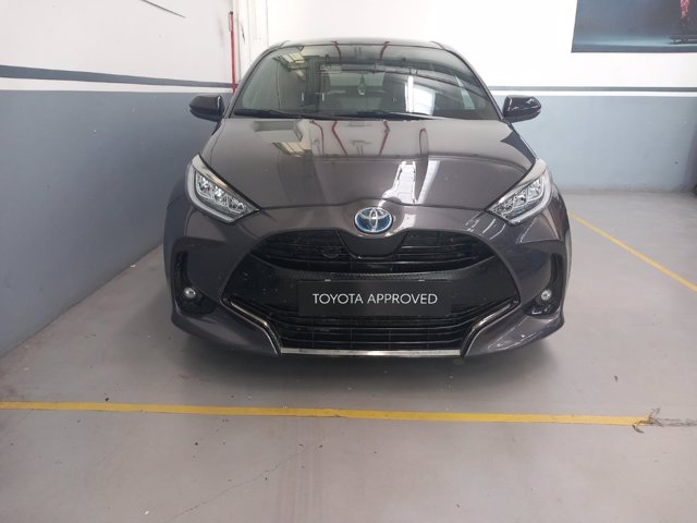 TOYOTA Yaris 1.5h lounge