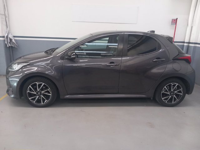 TOYOTA Yaris 1.5h lounge