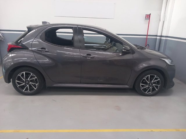 TOYOTA Yaris 1.5h lounge
