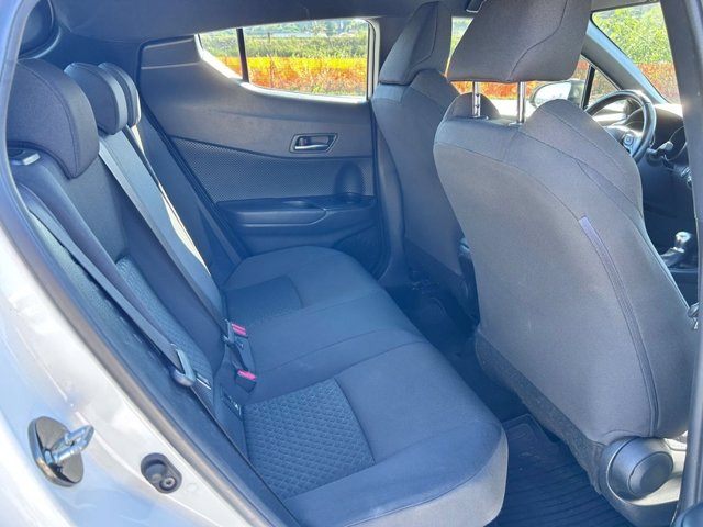 TOYOTA C-hr 1.8h active e-cvt