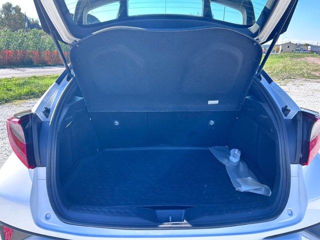 TOYOTA C-hr 1.8h active e-cvt