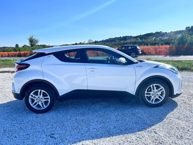 TOYOTA C-hr 1.8h active e-cvt