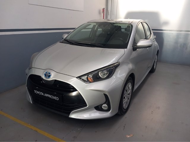 TOYOTA Yaris 1.5h active