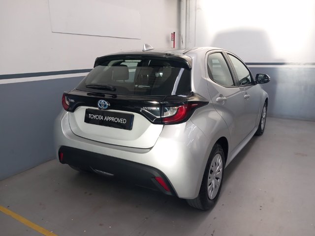 TOYOTA Yaris 1.5h active