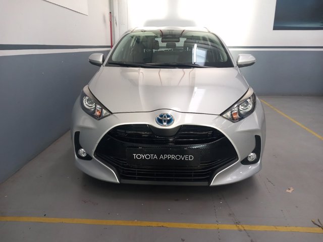 TOYOTA Yaris 1.5h active